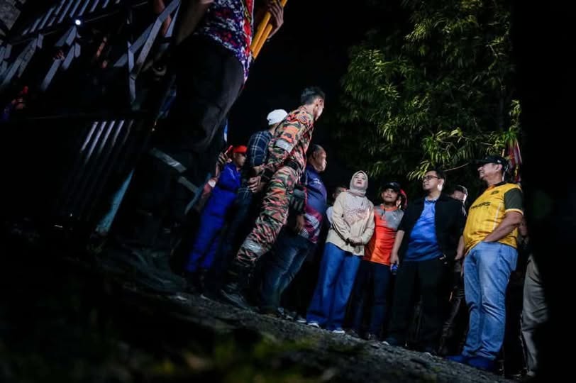 Menghitamkan Menteri Pendidikan image